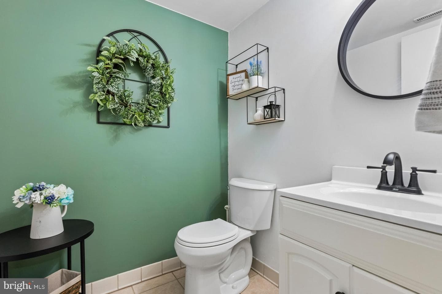 529 Portsmouth Court photo 7