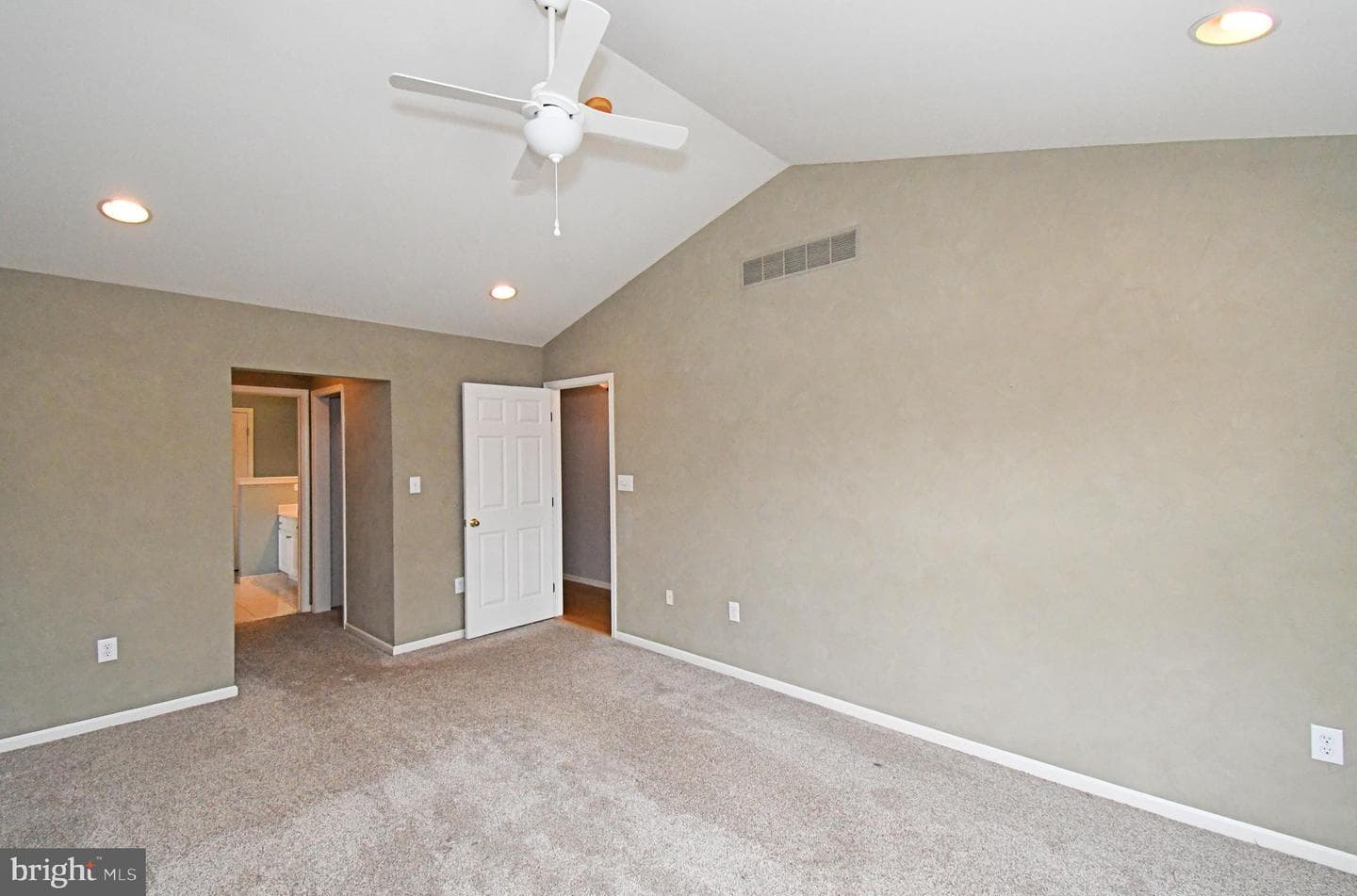 104 Dispatch Drive photo 35