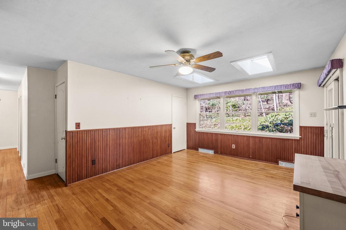 105 Vernon Lane photo 14