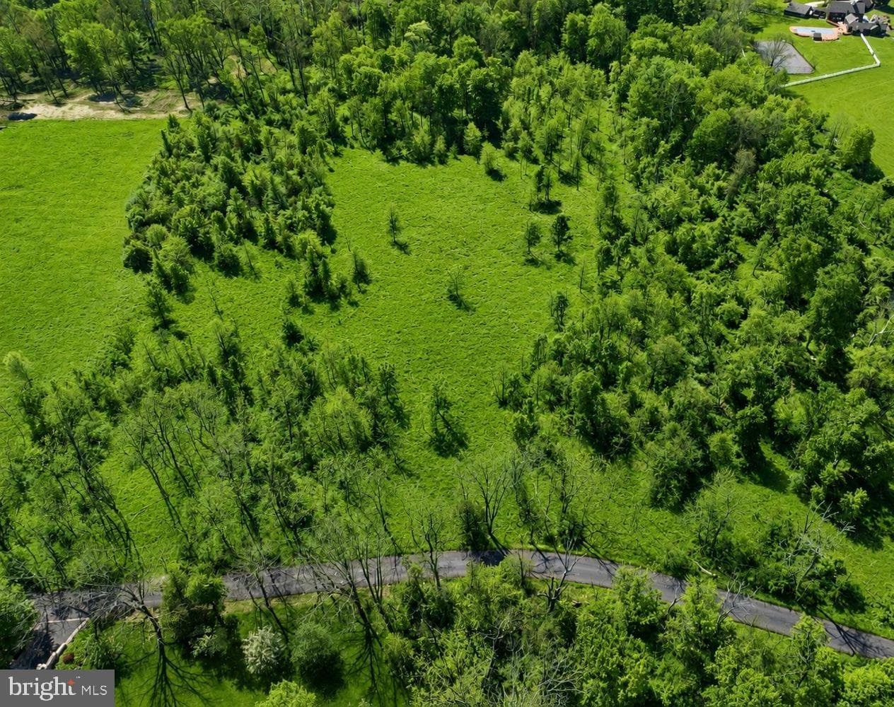 6298 Pidcock Creek Road photo 3