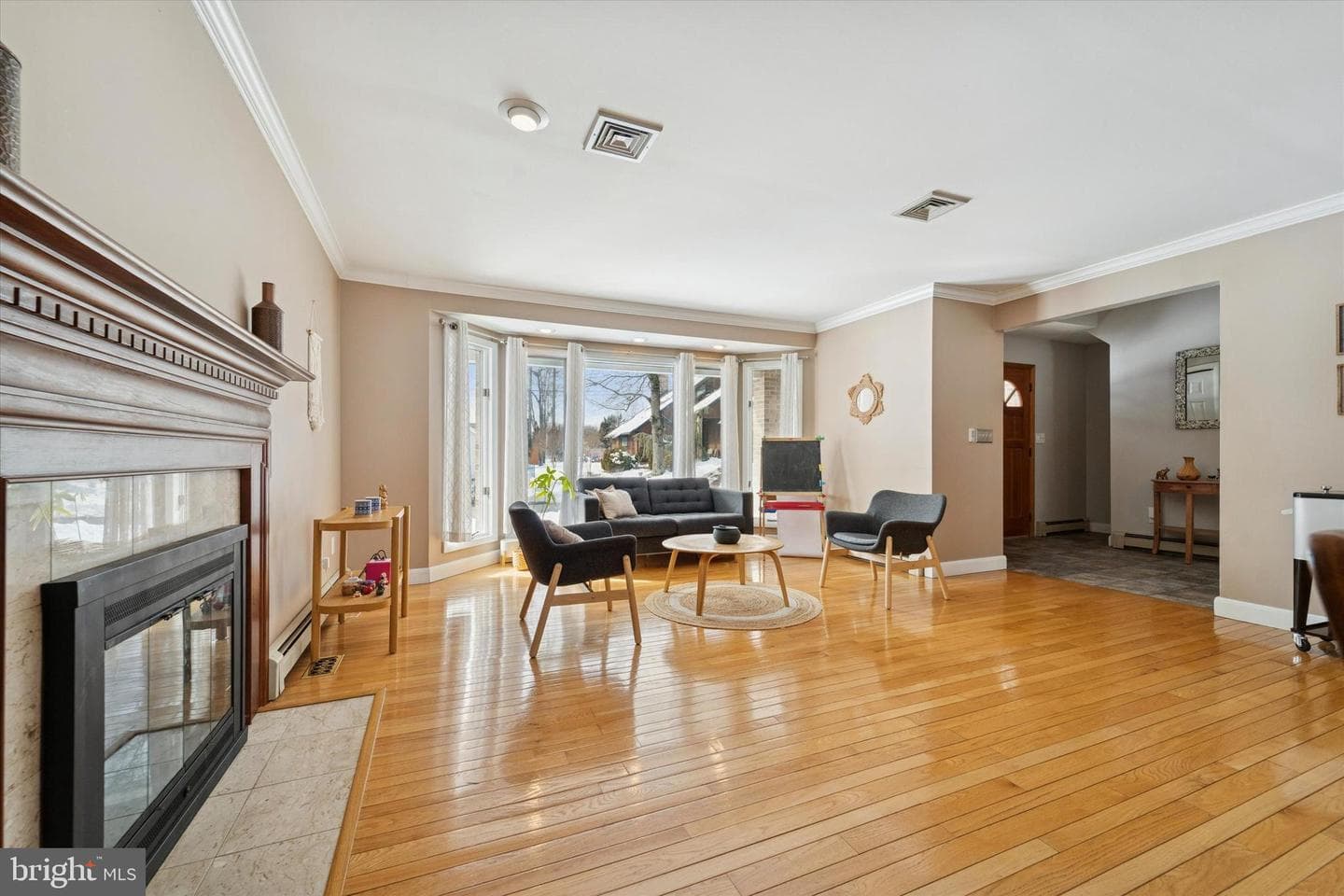 527 E Ravine Street photo 2