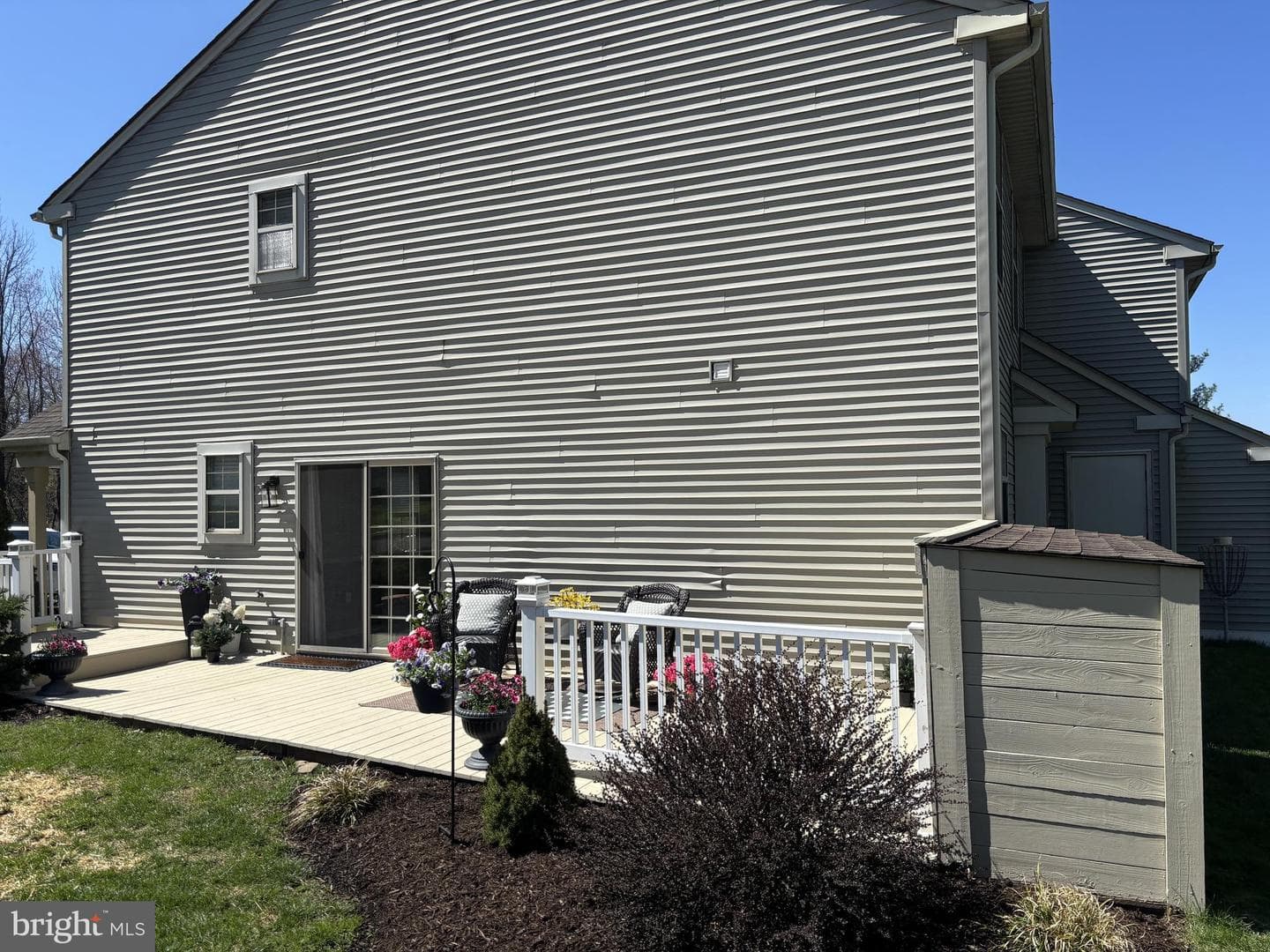 393 Kent Lane photo 7