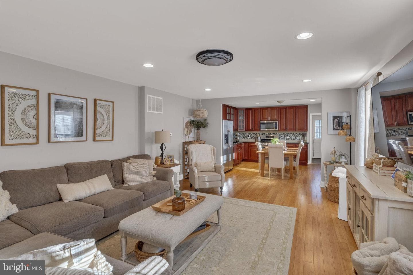 61 N Hamilton Street photo 5