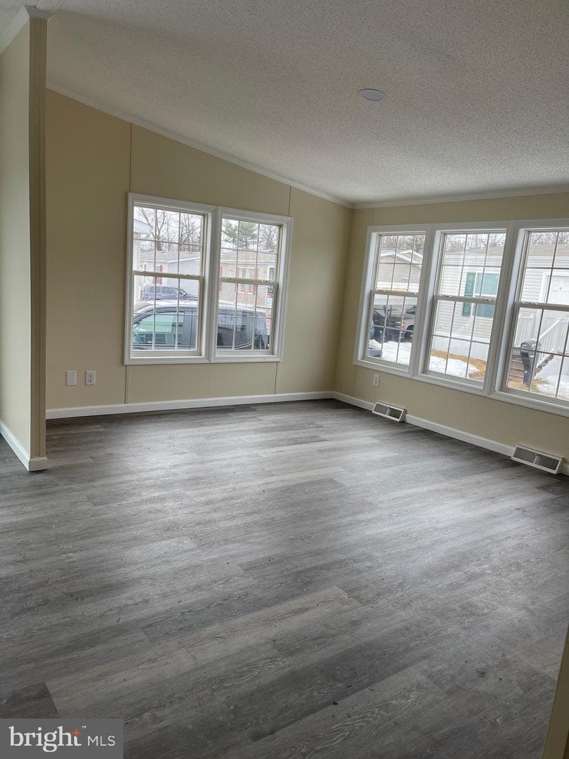 3249 Rose Avenue photo 7