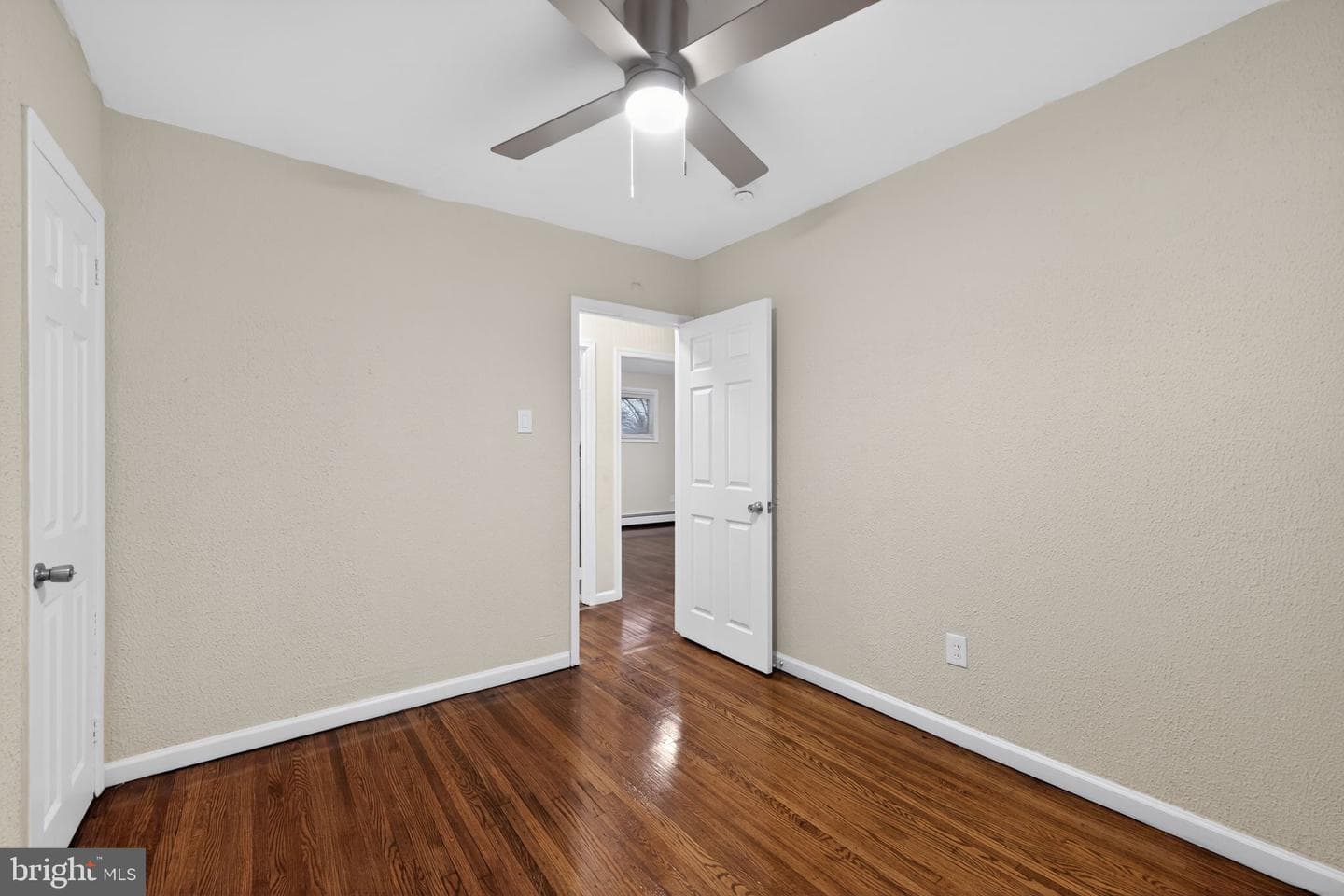 904 Arthur Avenue photo 16