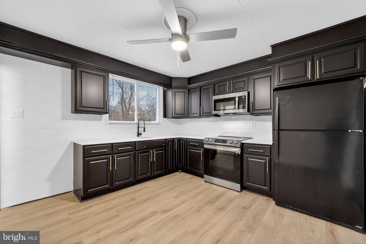 904 Arthur Avenue photo 9