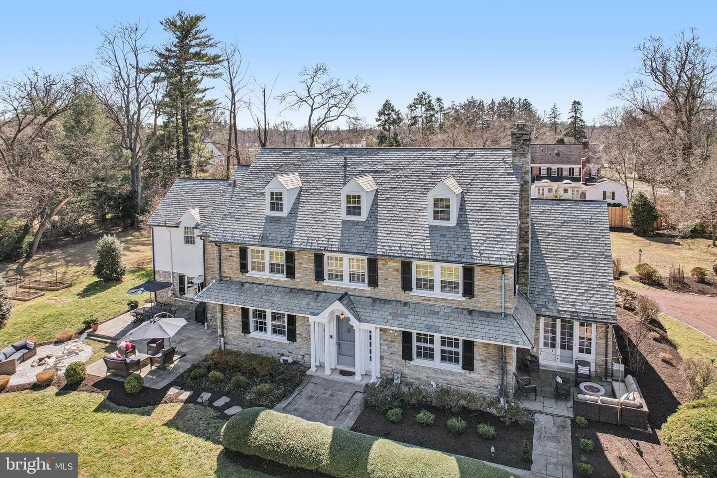 2211 Yardley photo 2