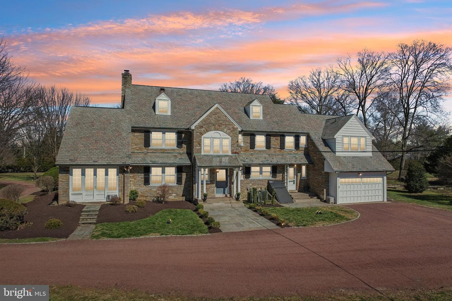 2211 Yardley photo 3