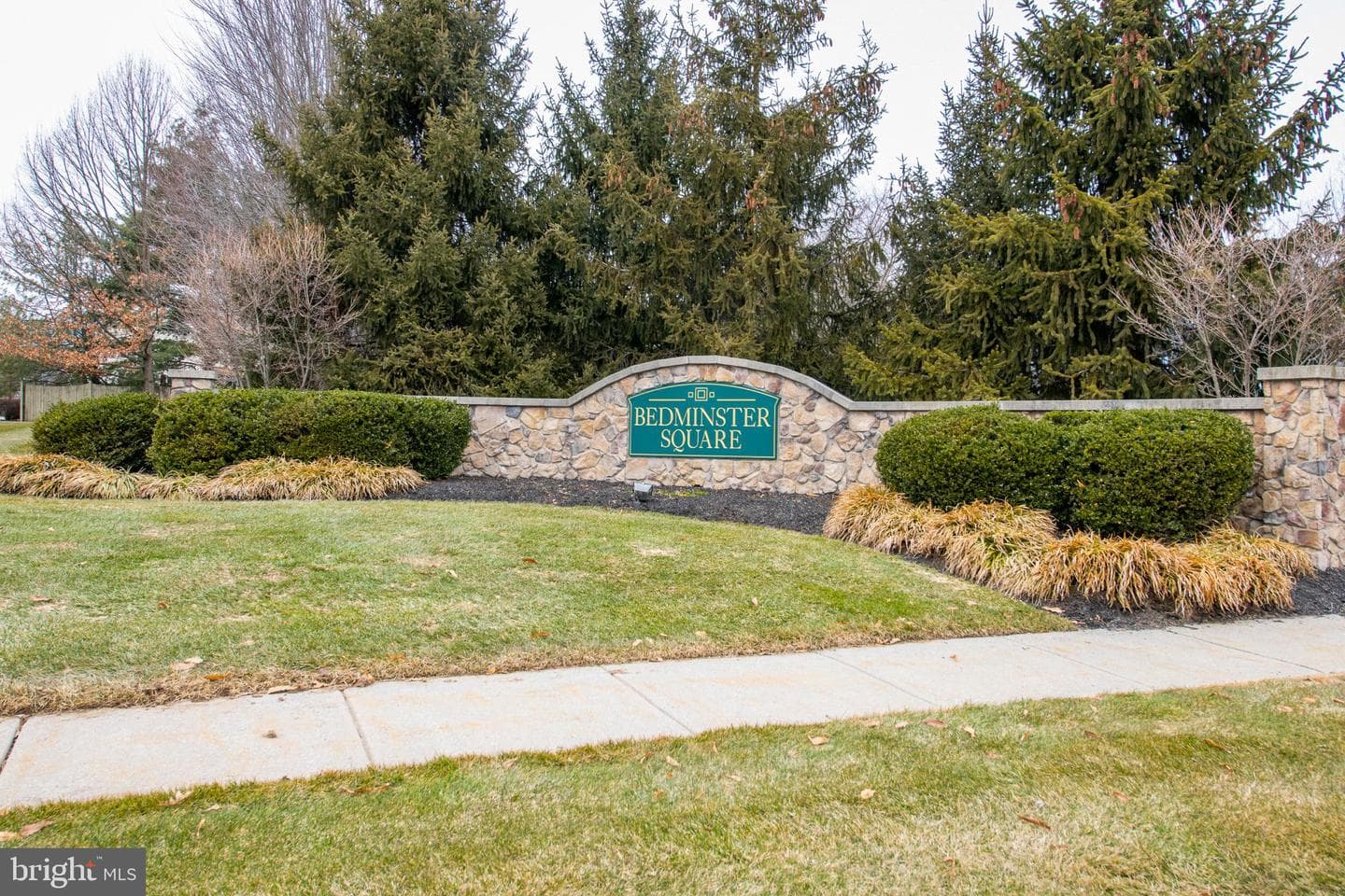 358 E Armstrong Drive photo 2