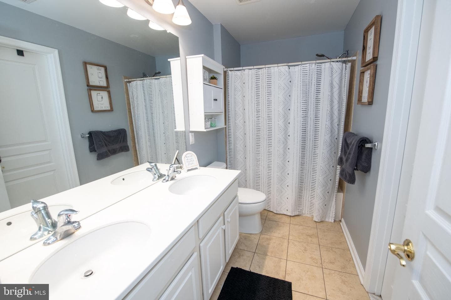 358 E Armstrong Drive photo 29