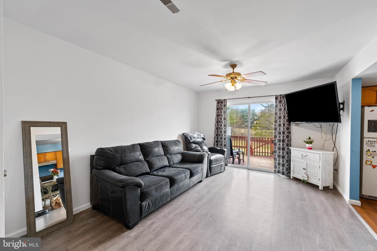 2426 Emerald Lane photo 3