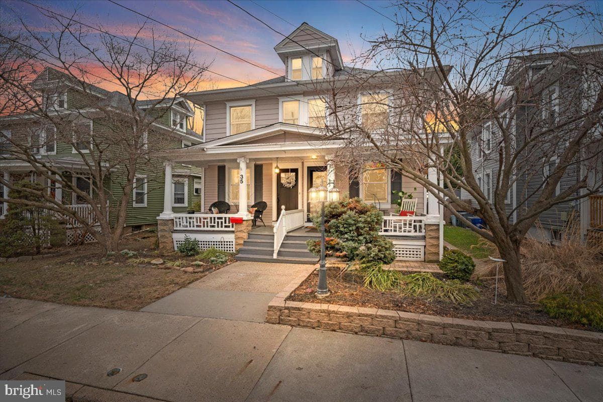 35 E Hendrickson Avenue