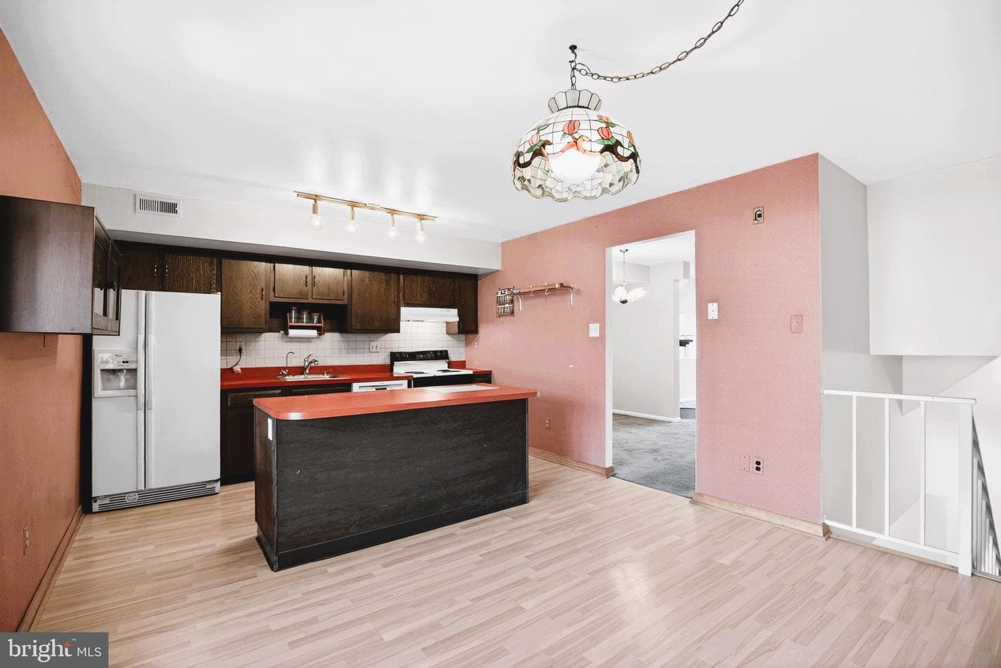 1009 Burnley Court photo 9