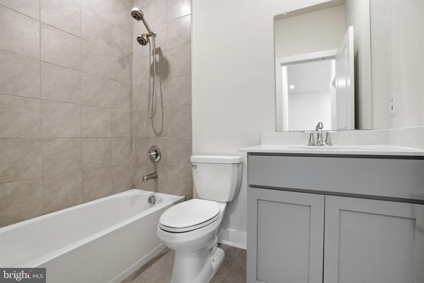114 B King Street photo 13
