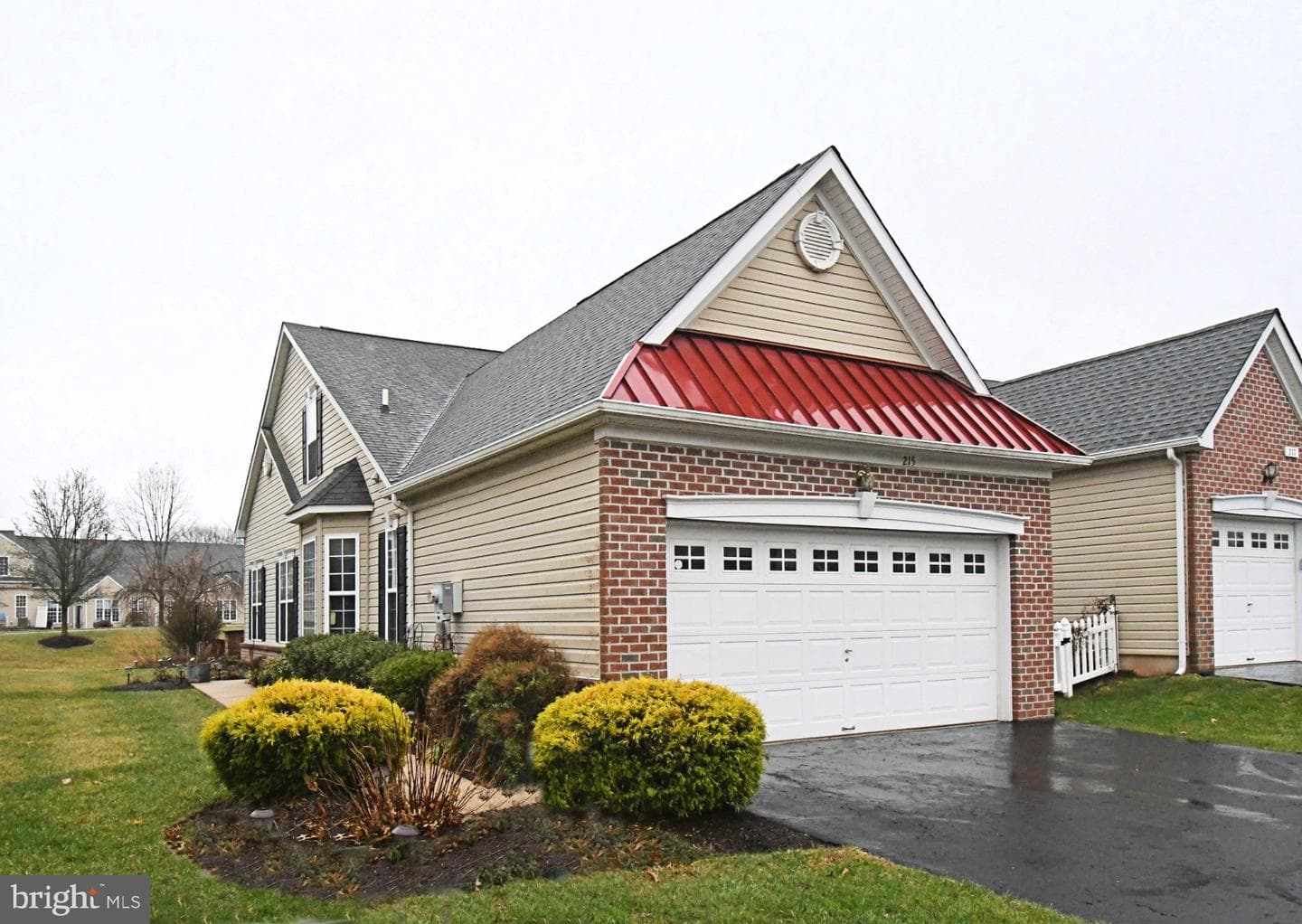 215 Dorchester Drive photo 2