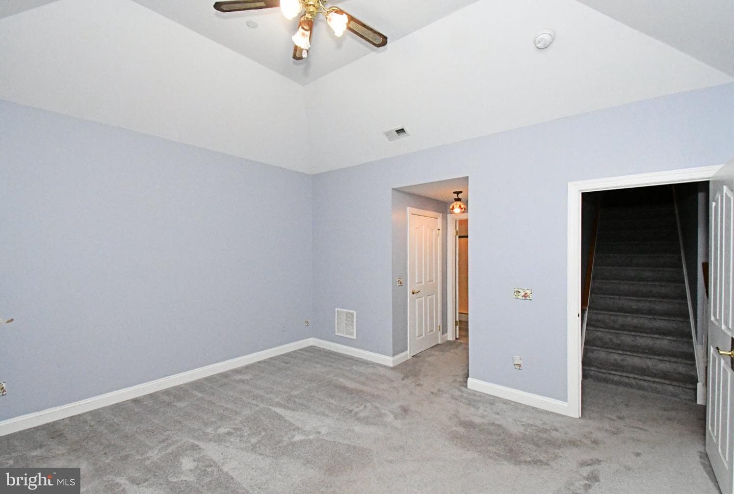 215 Dorchester Drive photo 31