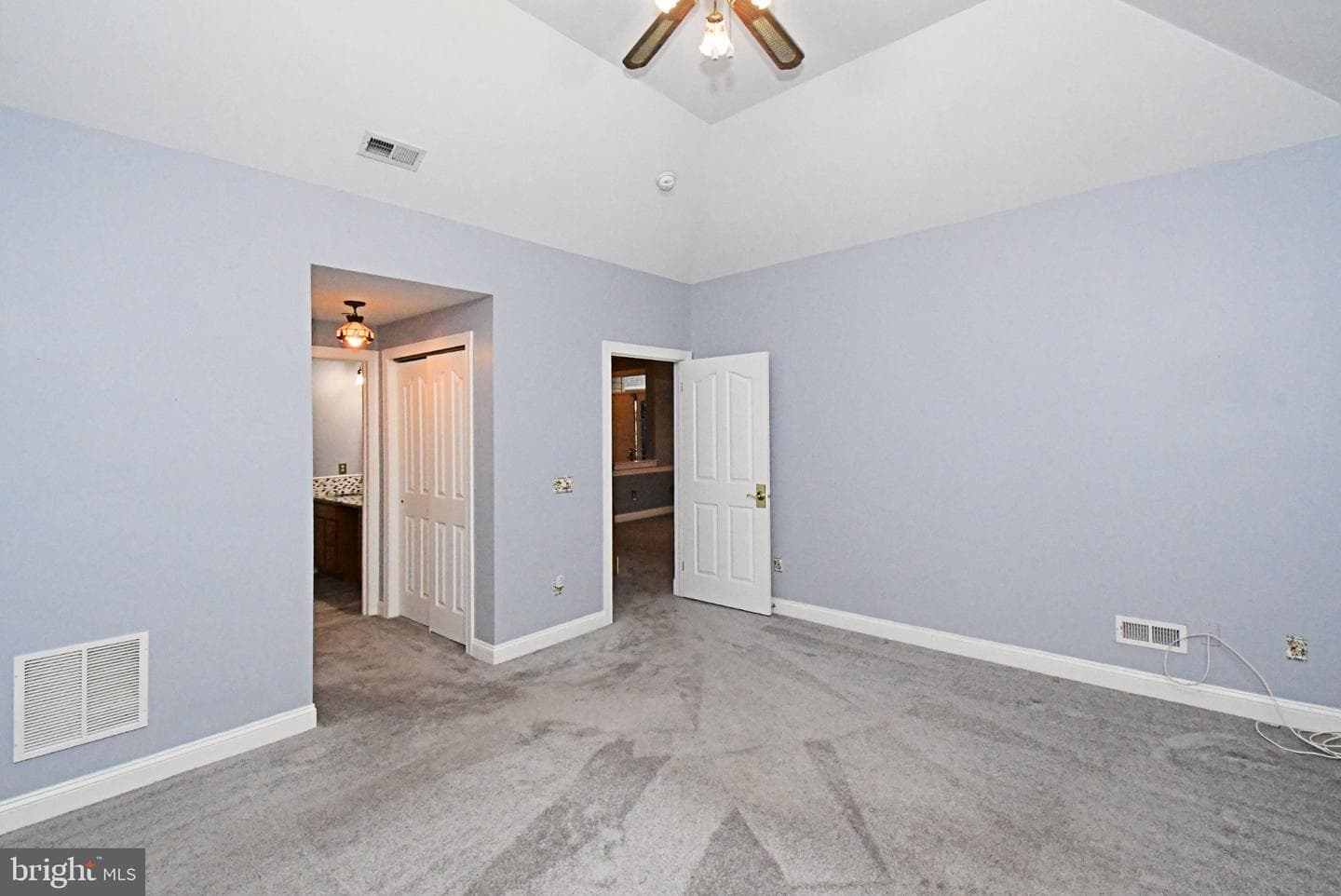 215 Dorchester Drive photo 32