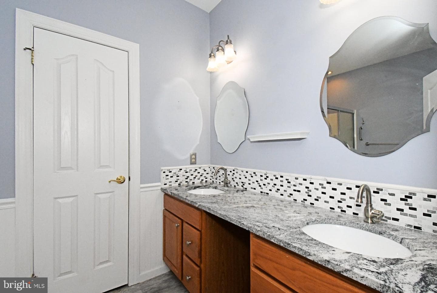 215 Dorchester Drive photo 35