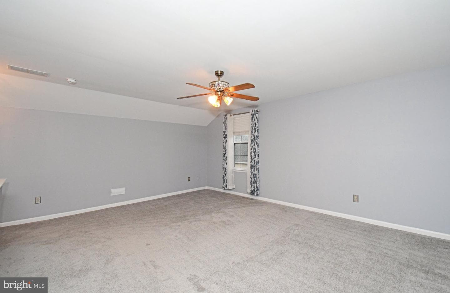 215 Dorchester Drive photo 45