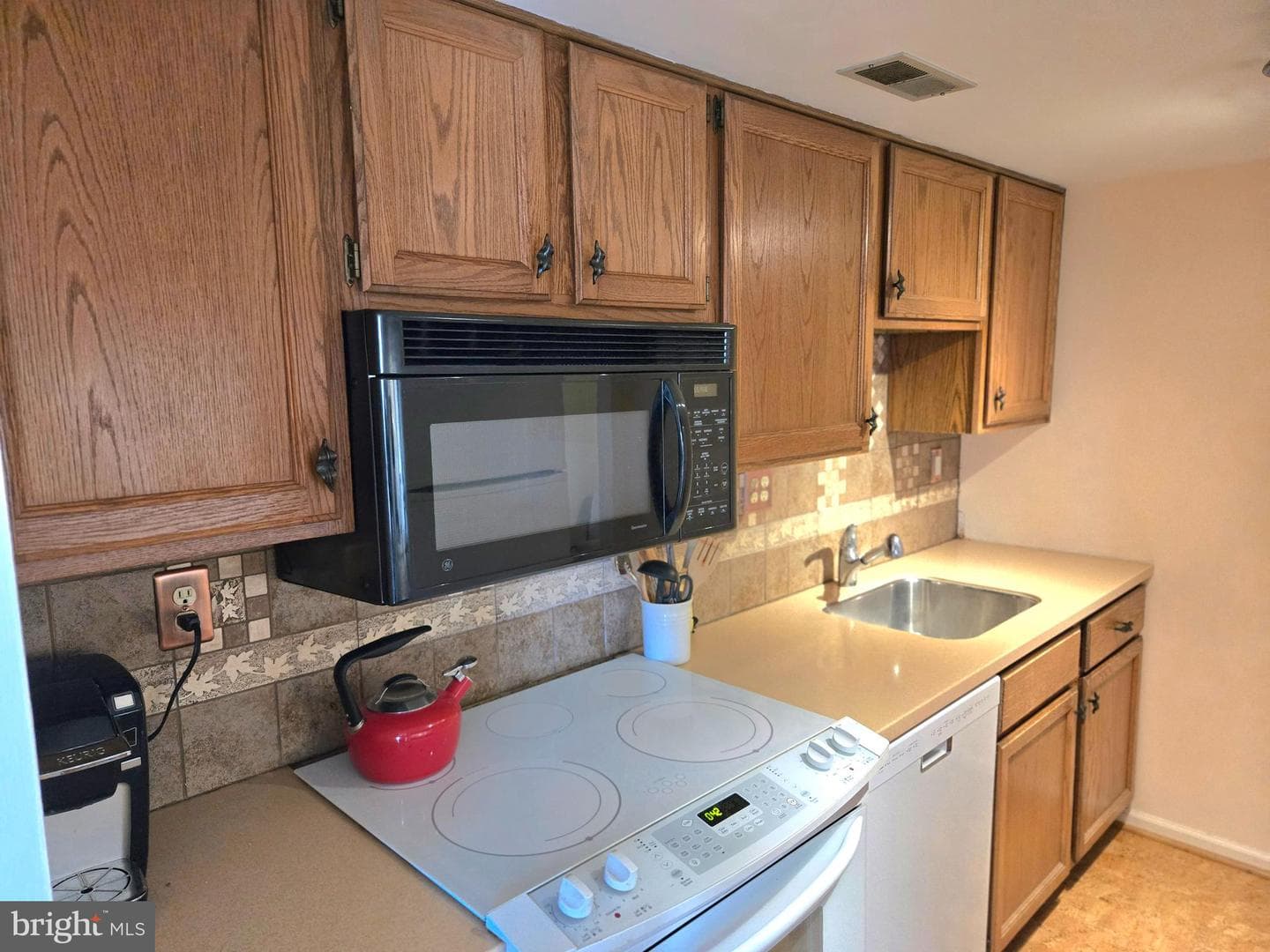 66 Hermitage Drive photo 11
