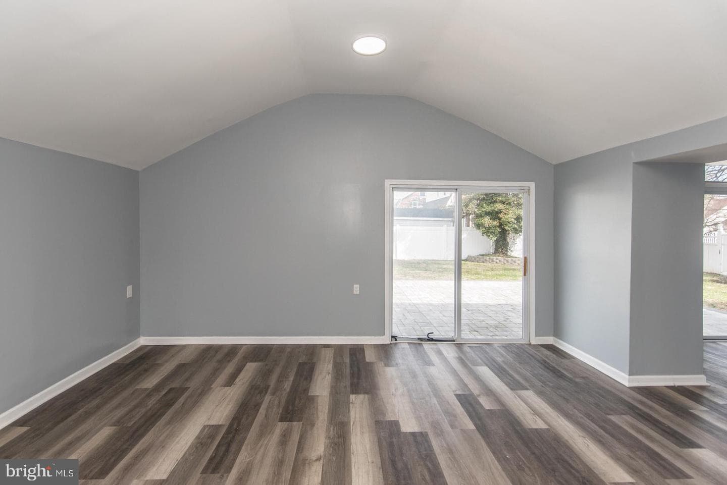 7105 N Radcliffe Street photo 28