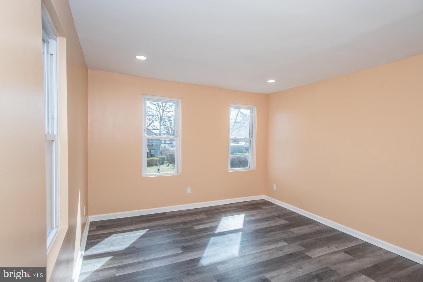 7105 N Radcliffe Street photo 30