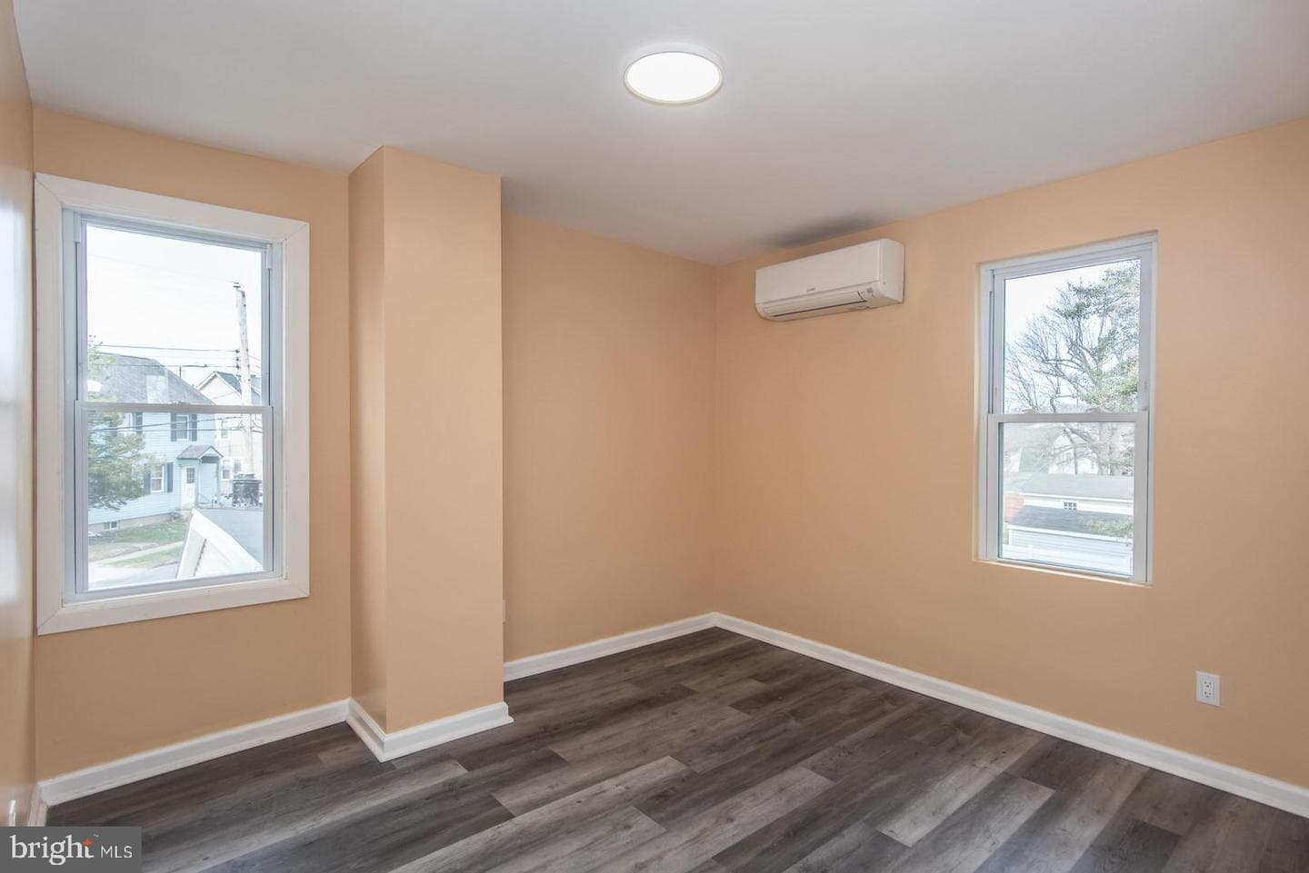 7105 N Radcliffe Street photo 41