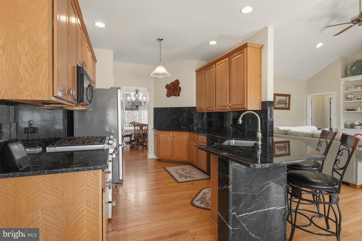 1525 Gateway Drive photo 10