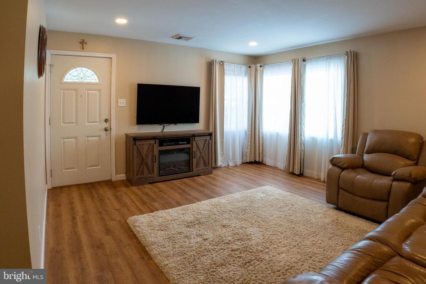 604 Trenton Road photo 2