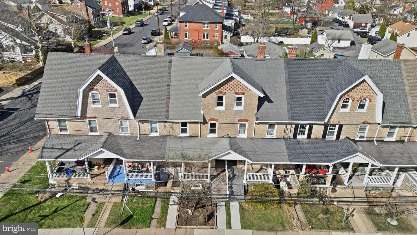 629 Juniper Street photo 3