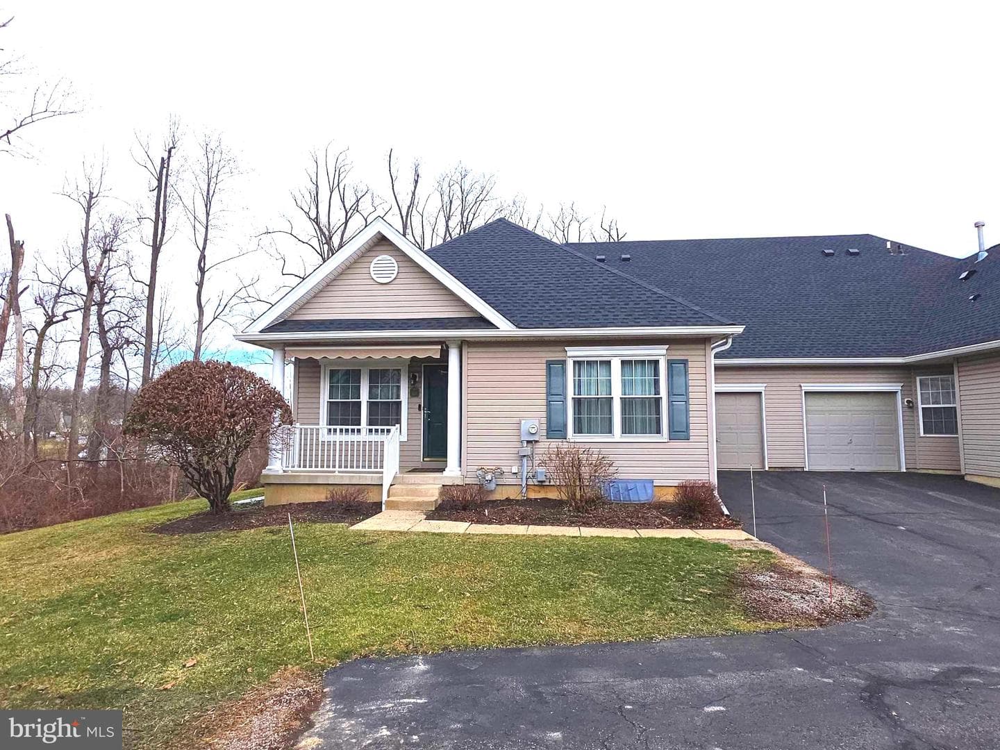 107 Liberty Drive photo 2