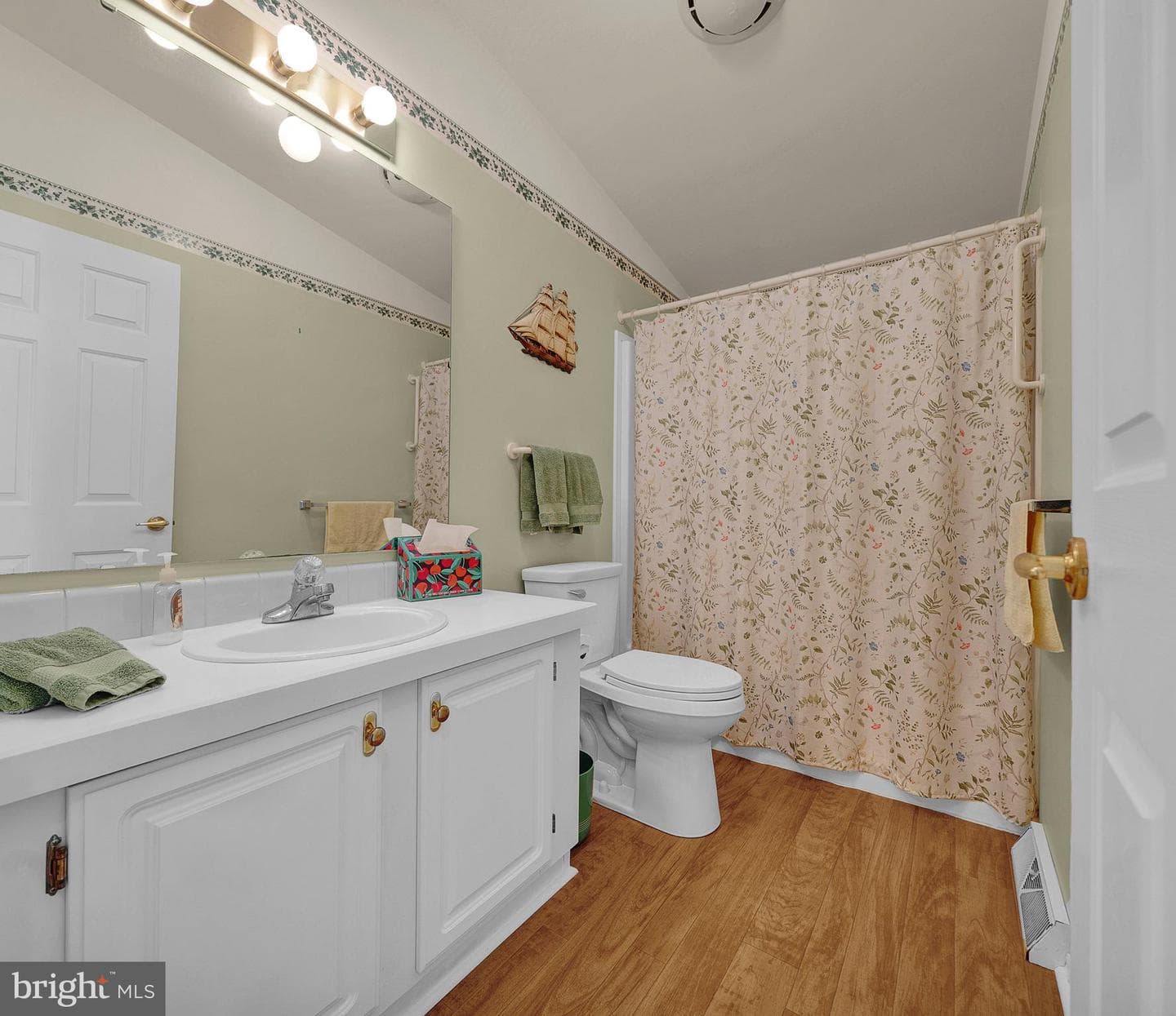 598 Walnut Court photo 19