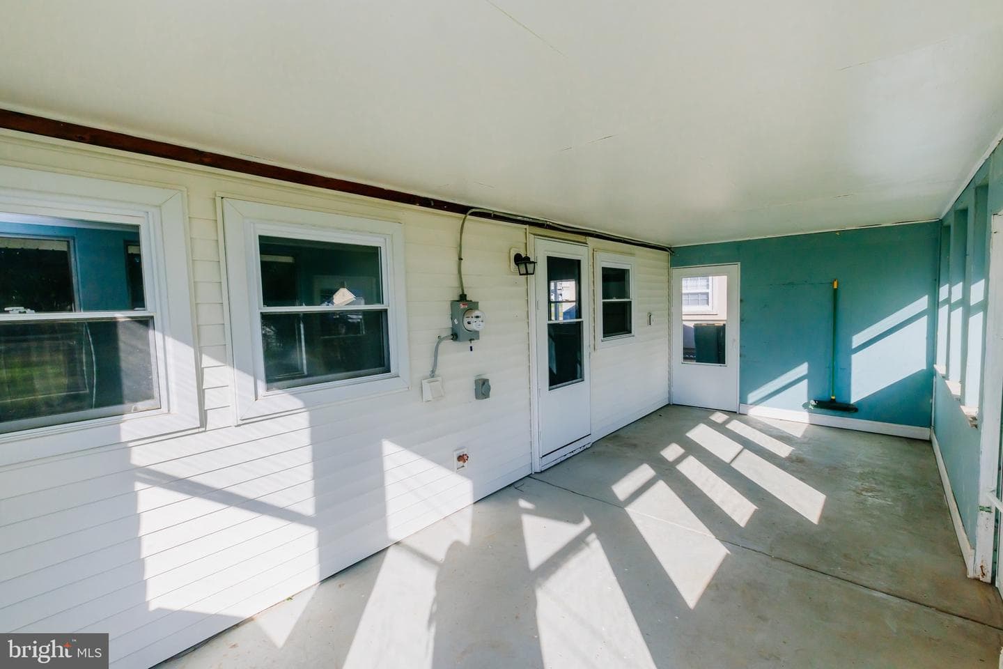 252 N Olds Boulevard photo 33