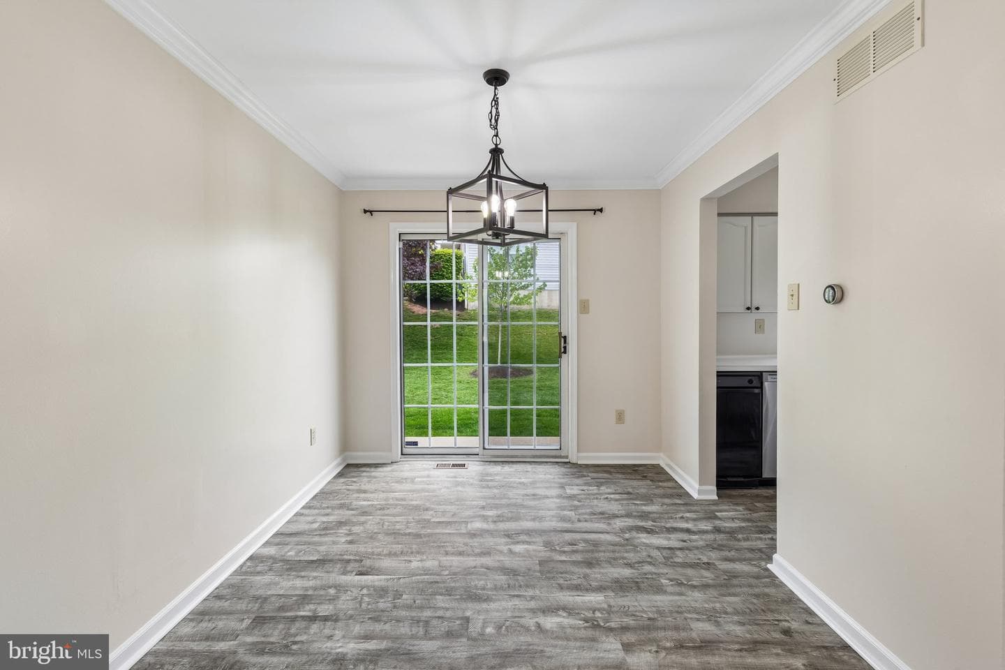 5532 Rinker Circle photo 6