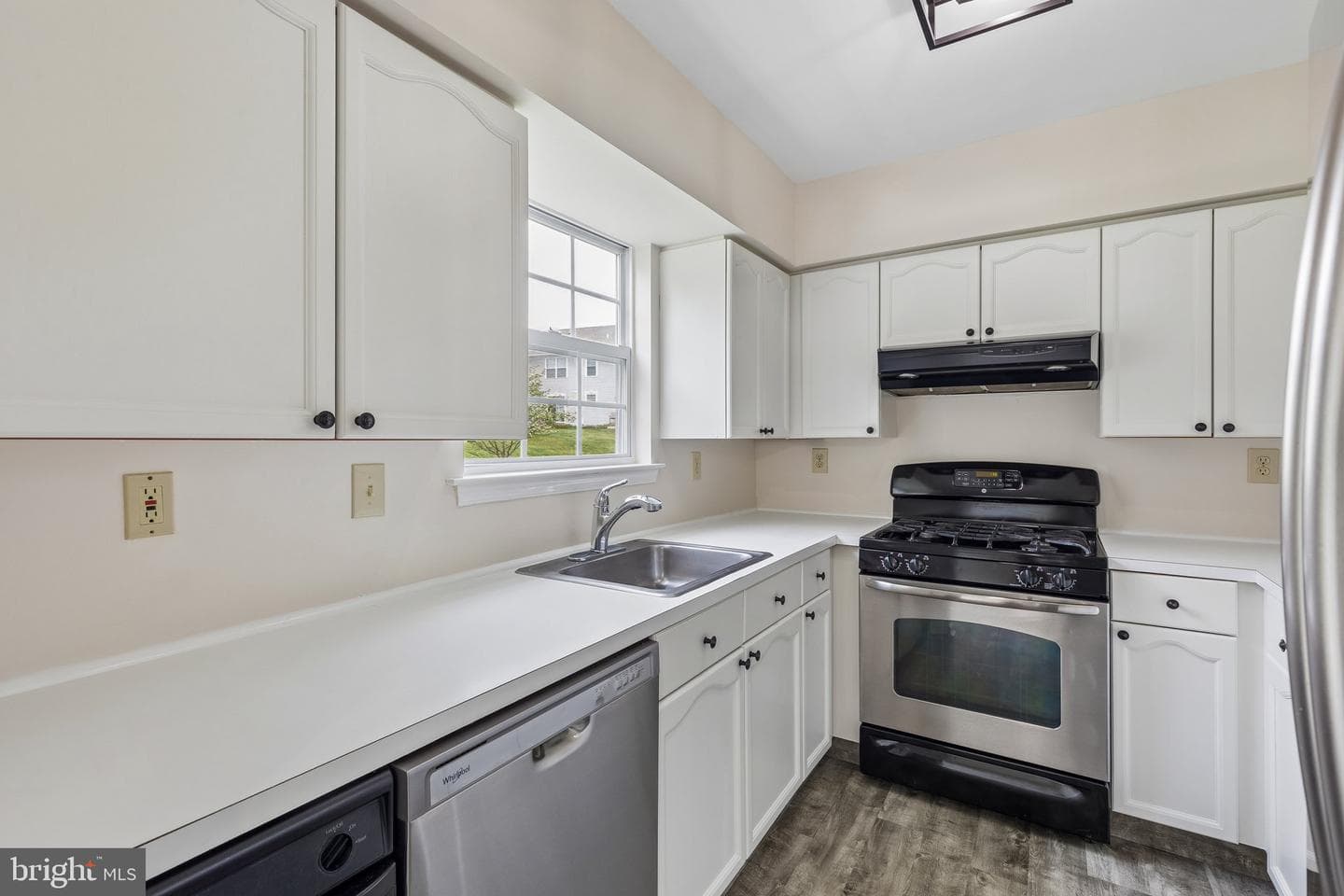 5532 Rinker Circle photo 8