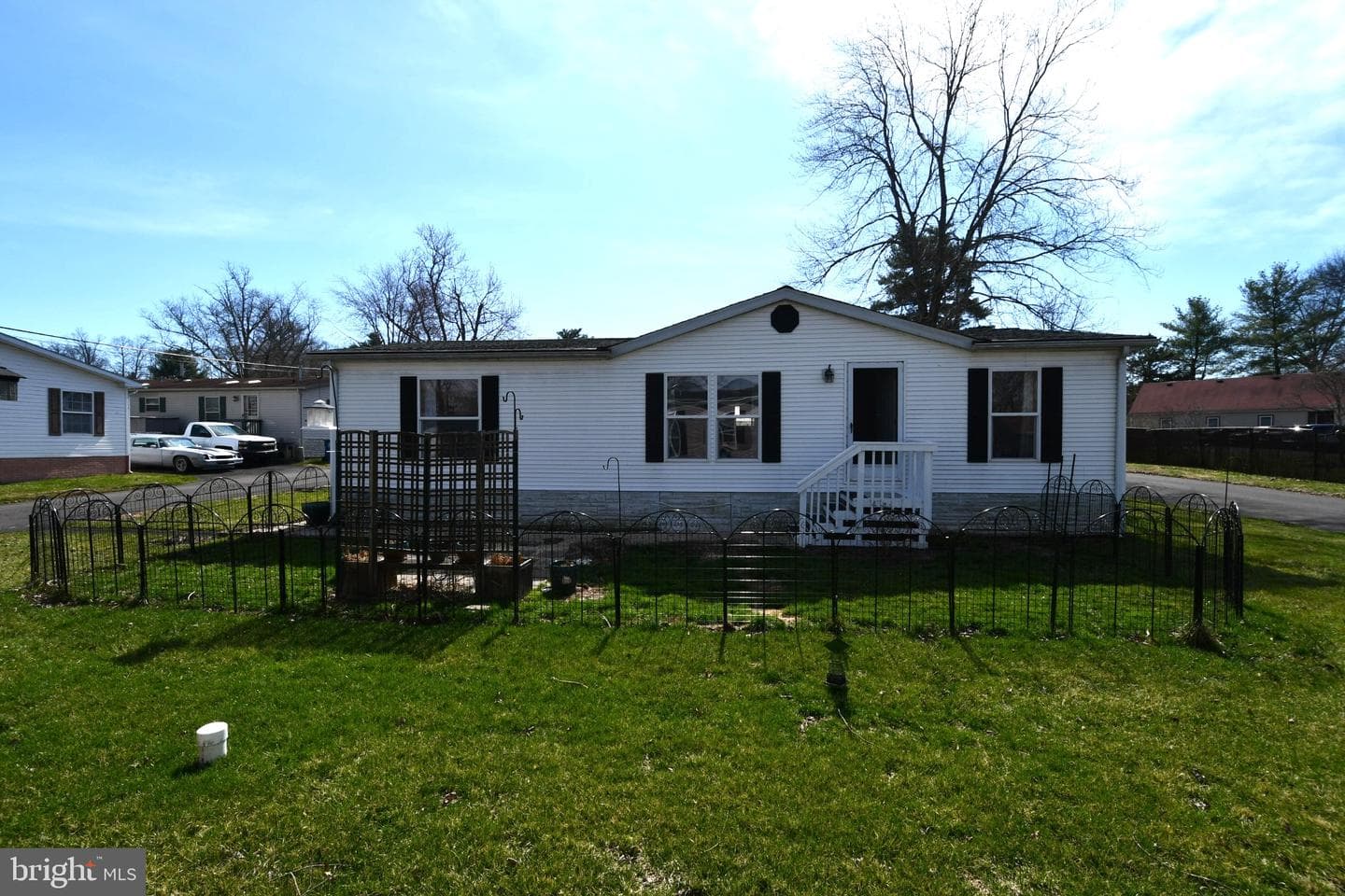 45 Maple Drive photo 17