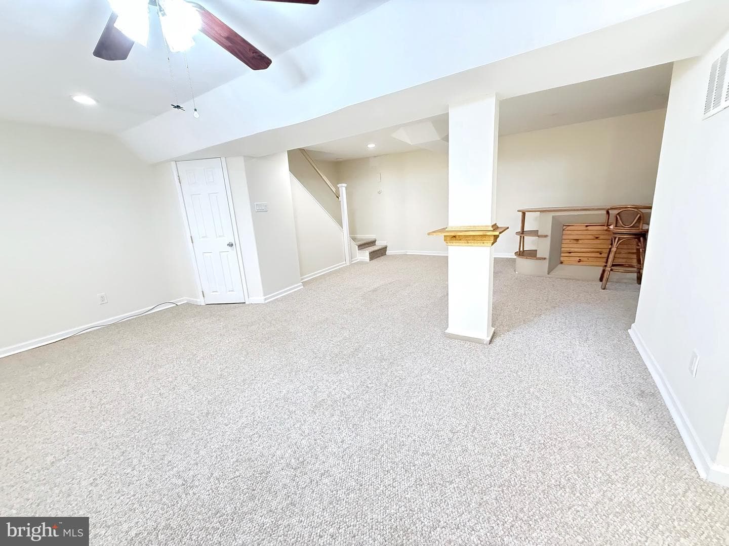 988 Baxter Avenue photo 31