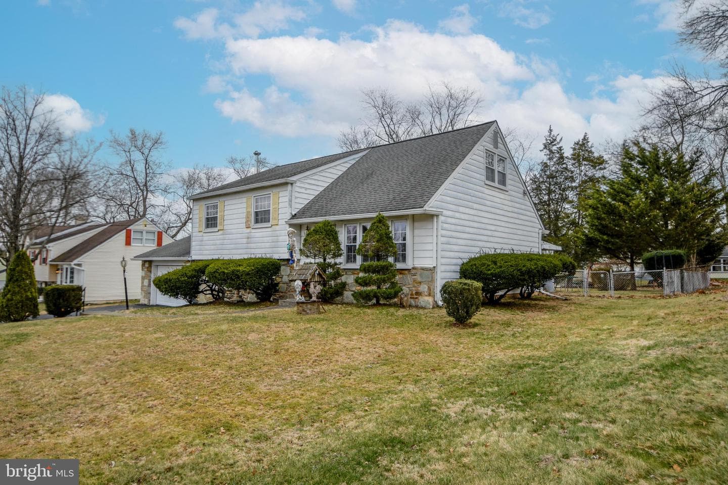 220 Hampshire Drive photo 18