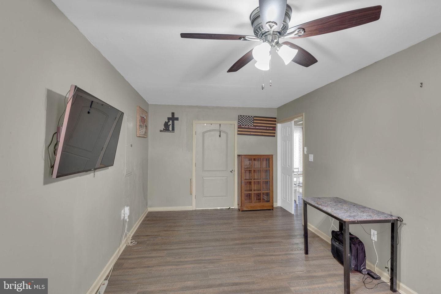 233 Kenwood Drive S photo 8