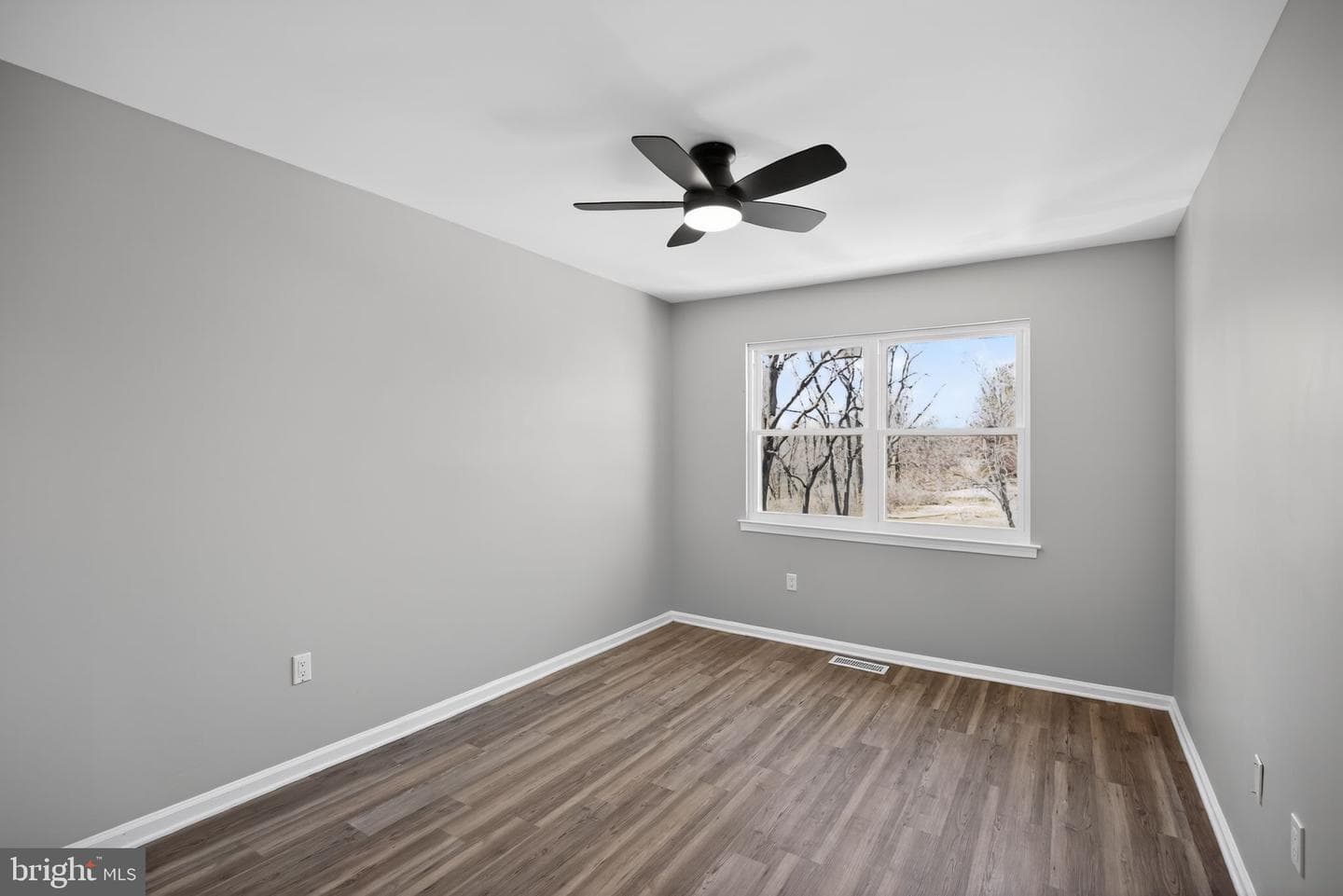 9 E Ridge Mews photo 22