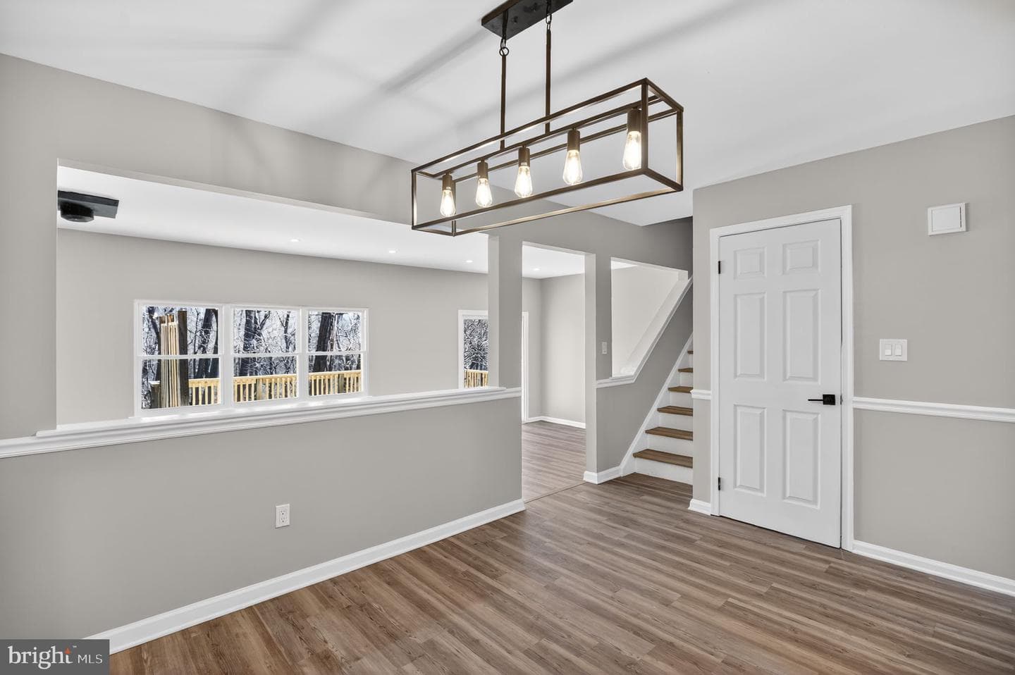 9 E Ridge Mews photo 8
