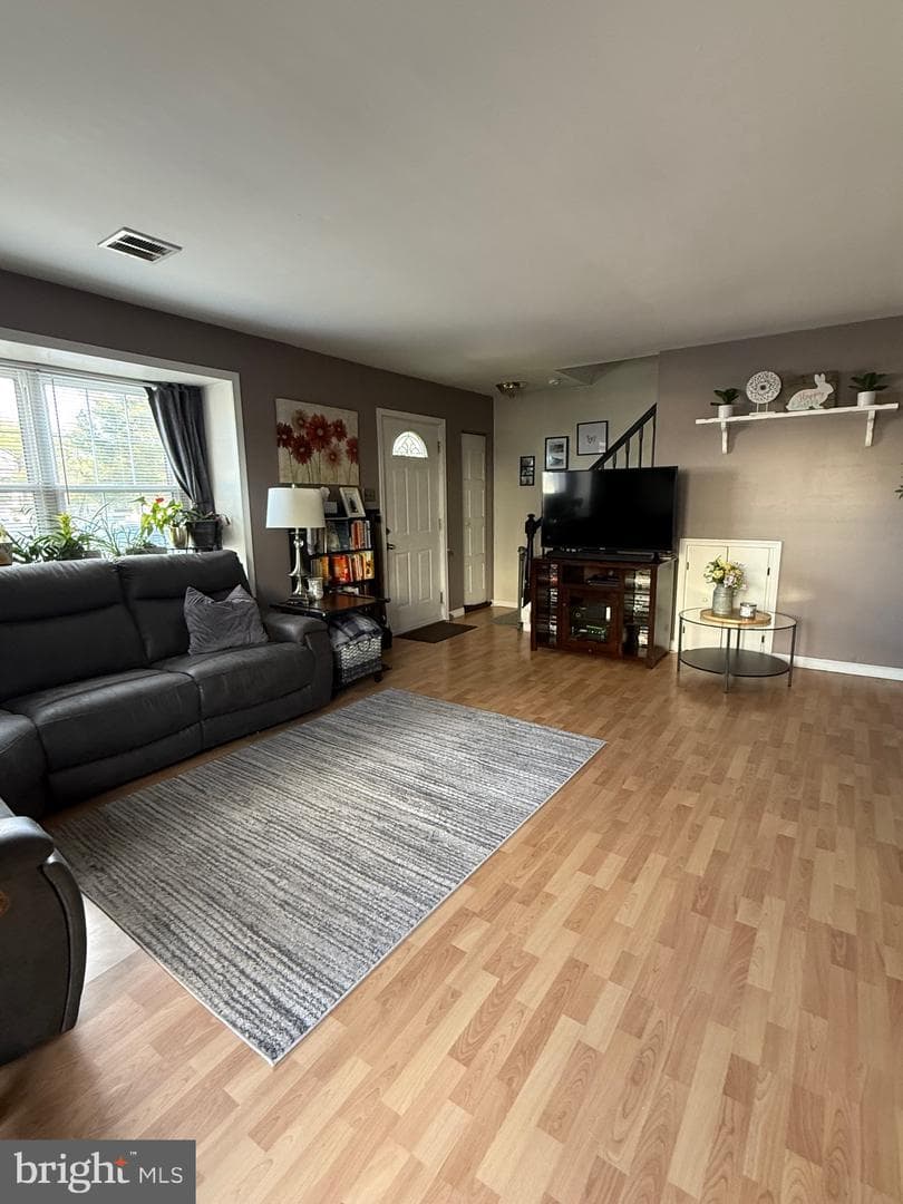 111 Reliance Circle photo 9