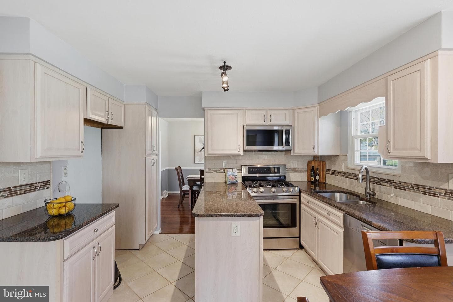 221 Valley Drive photo 10