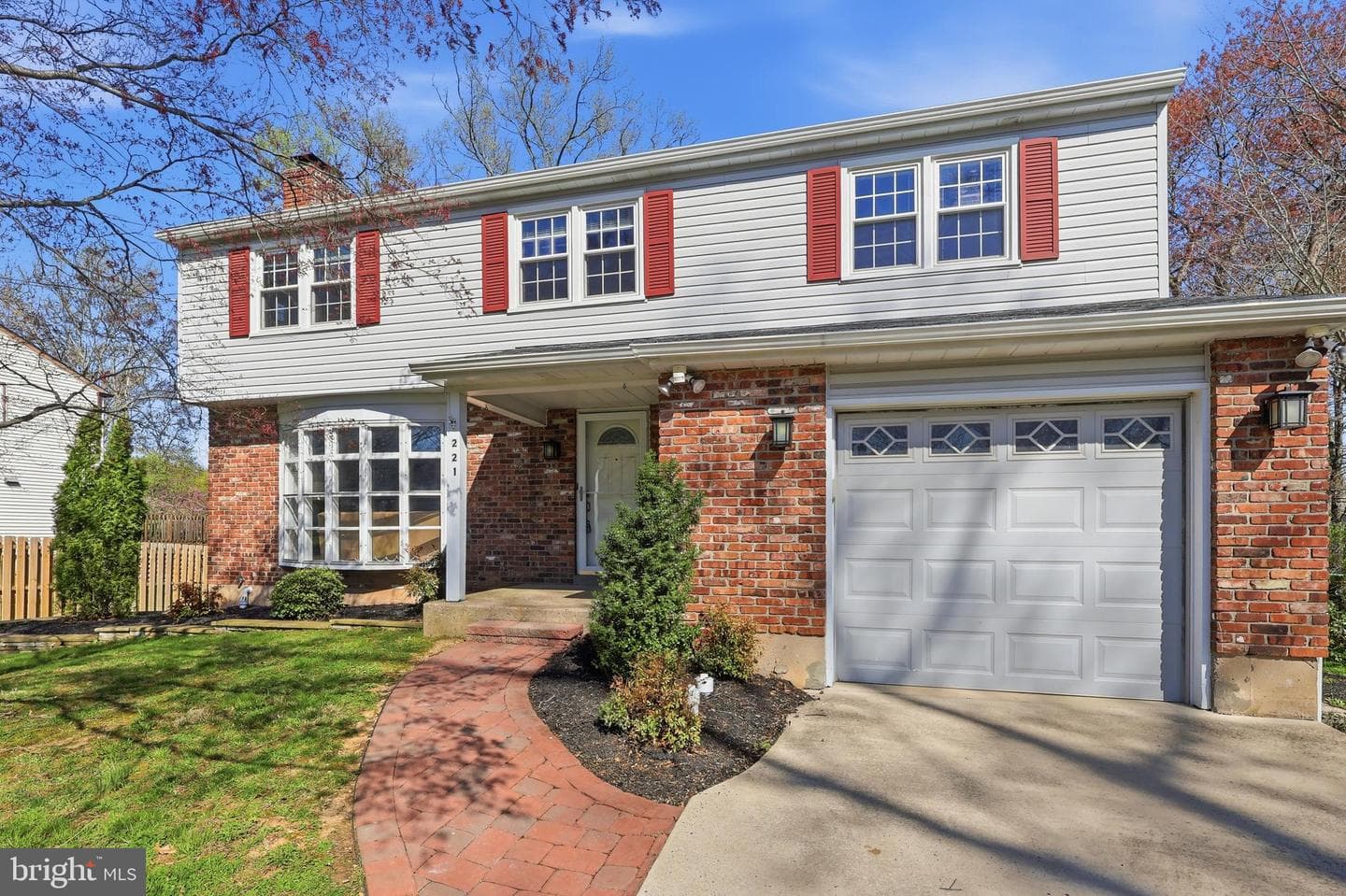 221 Valley Drive photo 2