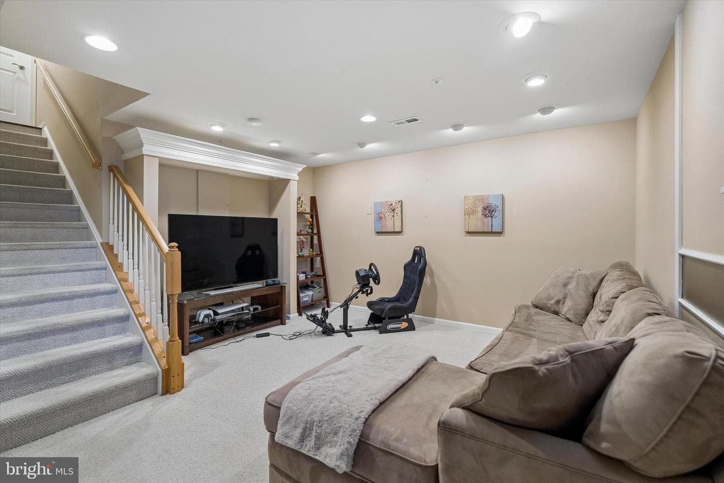 602 Bellflower Boulevard photo 27