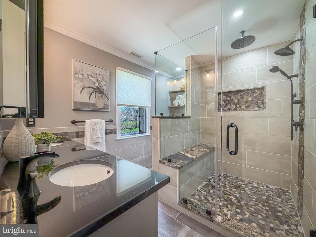 35 Matthew Circle photo 21