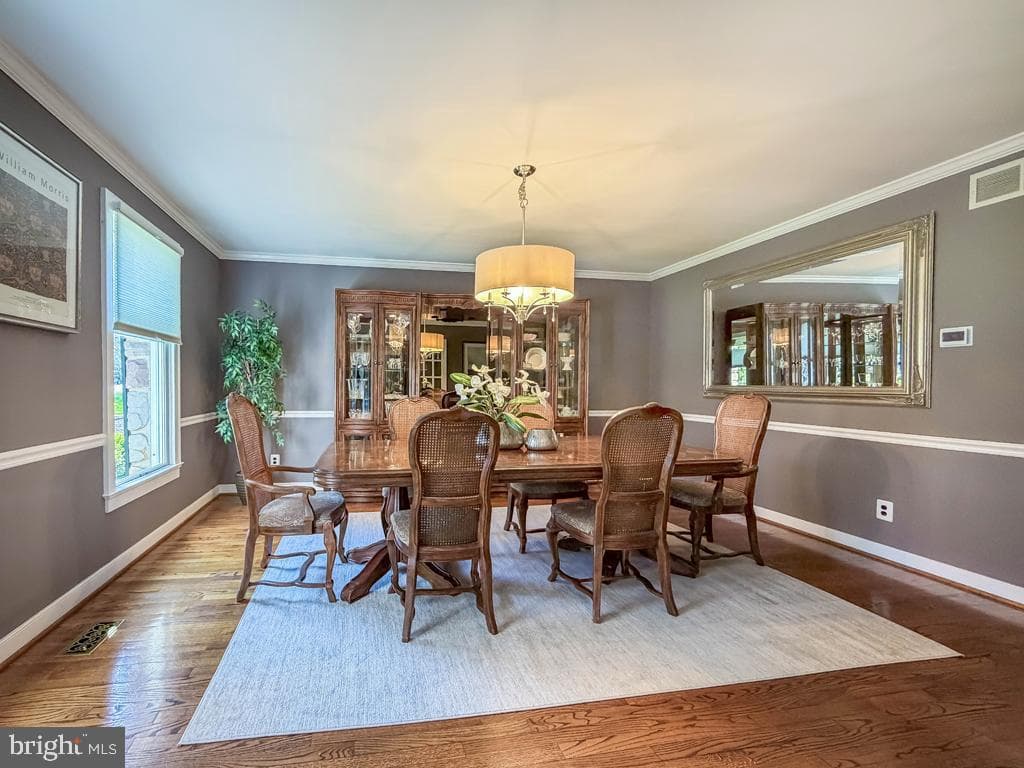 35 Matthew Circle photo 8