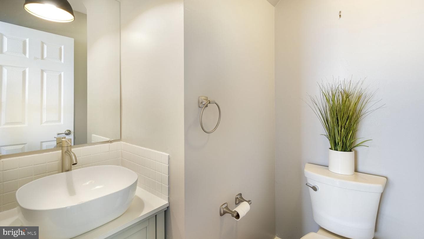 4570 Louise Saint Claire Dr photo 16