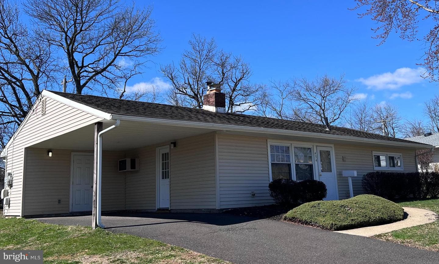 434 Thornridge Drive photo 2