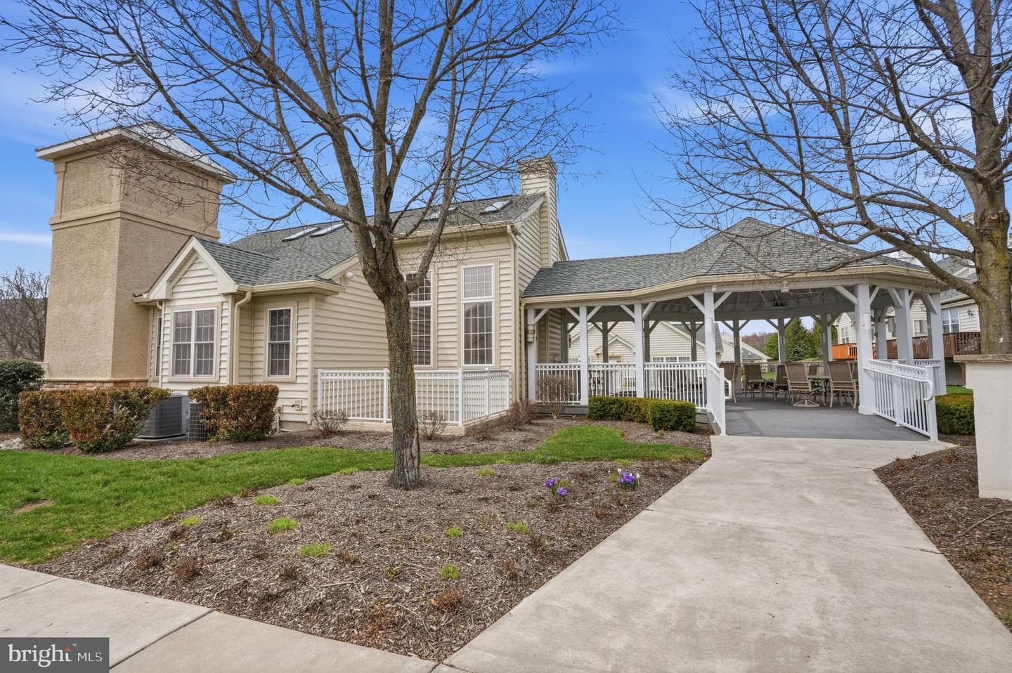 201 Canterbury Court #31 photo 37